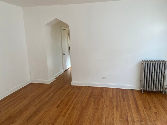 Foto del edificio - 8140 S Saginaw Ave