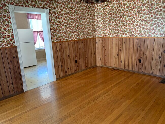 Building Photo - 454 Guilford Ave