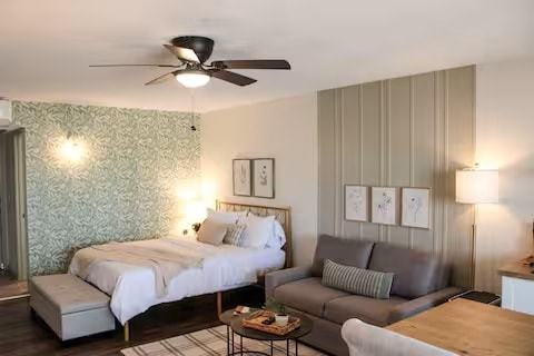 Foto del edificio - 3101 Summer Hill Pl