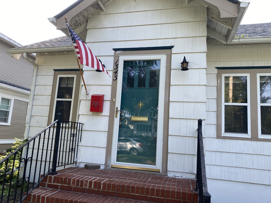Primary Photo - 1343 6th St S