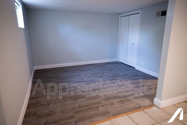 Foto del edificio - 3909 N Oakland Gravel Rd