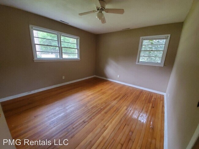 Foto del edificio - 3 br, 2 bath Room For Rent - 1210 Fair Rd.