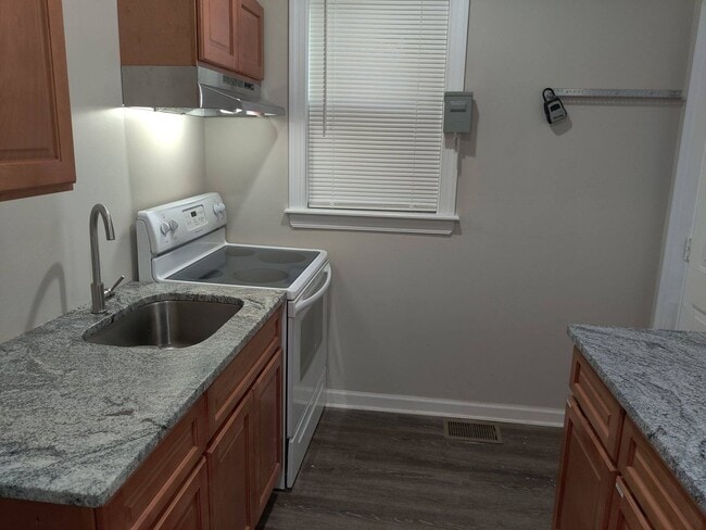 Photo - 5535 Crowson St Apartment