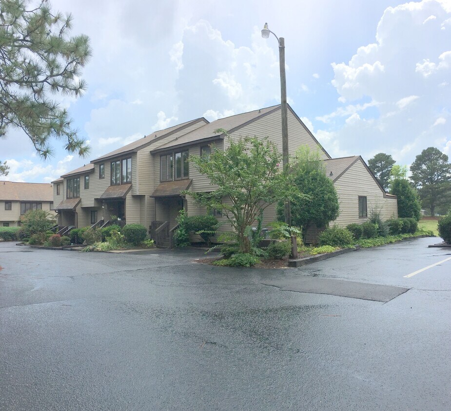 Persimmon Complex - 240 Persimmon Dr