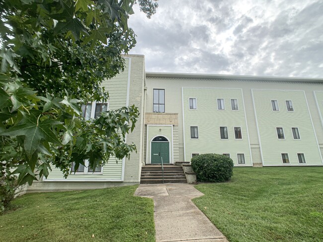 Building Photo - Douglass Manor Apartments