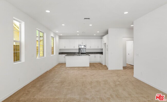 Building Photo - 6972 Calla Lily Dr