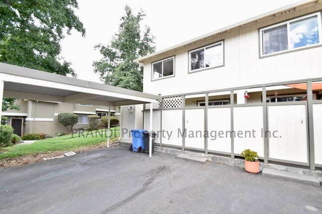 Building Photo - 13 Oliva Dr