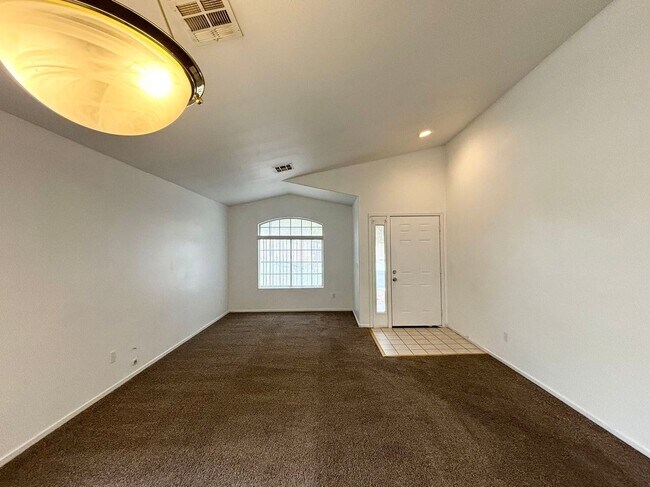Foto del edificio - 2311 Little Italy Ave