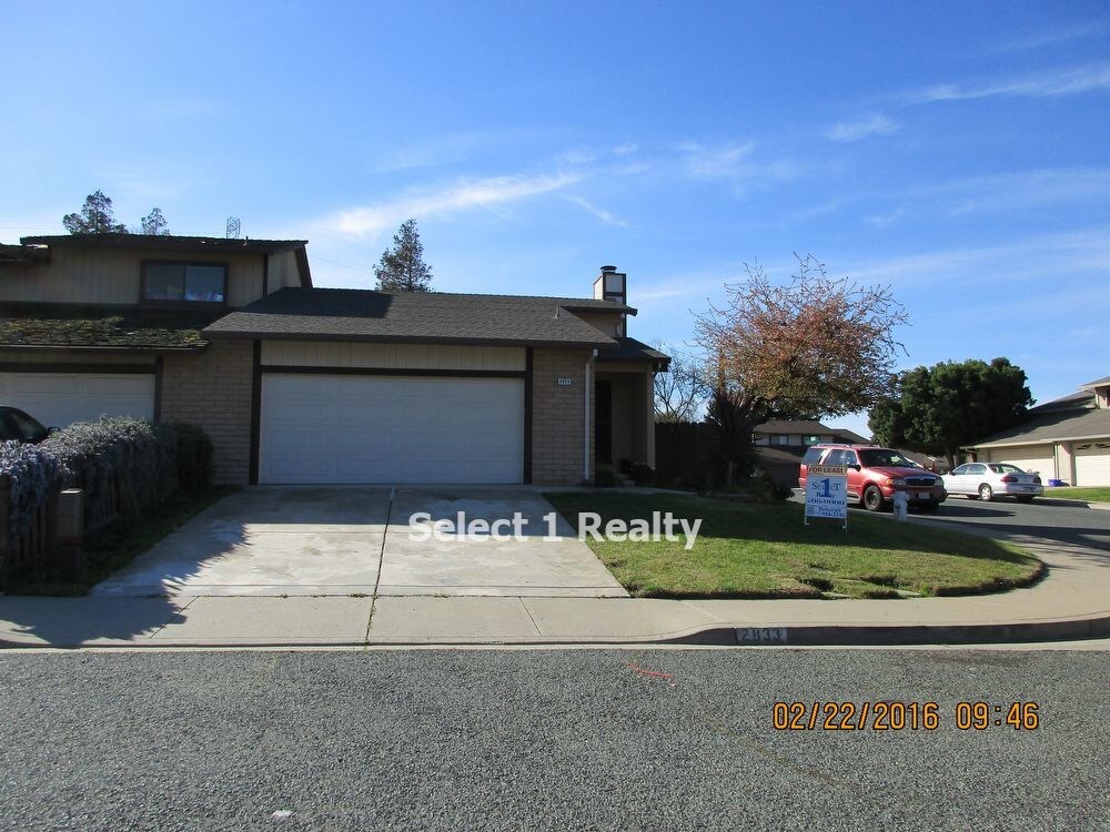 Primary Photo - 2833 Countrywood Dr