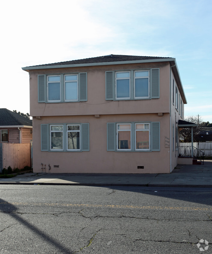 Foto del edificio - 566 San Bruno Ave W