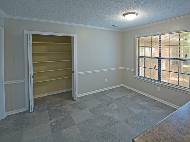 Foto del edificio - 4 Bed, 3 Bath. In Cordova Near Rockcreek P...