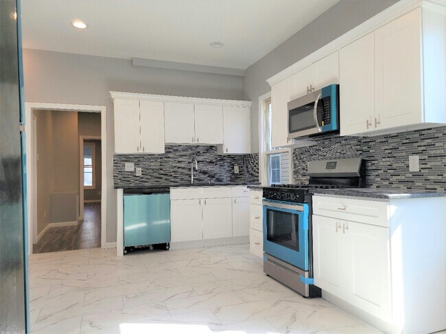 Foto del edificio - 1024 Bond St