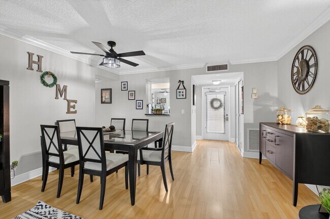 Building Photo - 6525 S Oriole Blvd