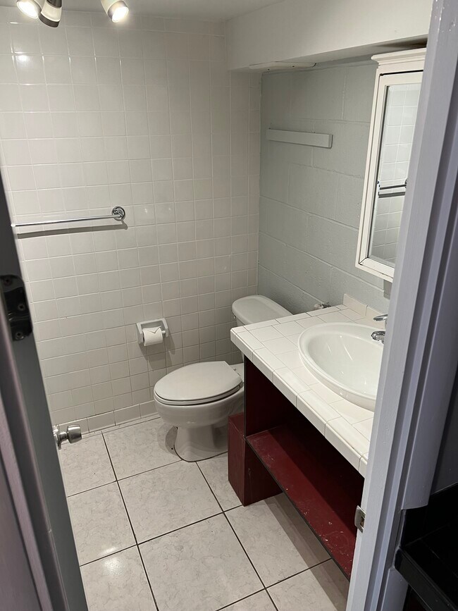 Foto del edificio - 615 Hillcrest St