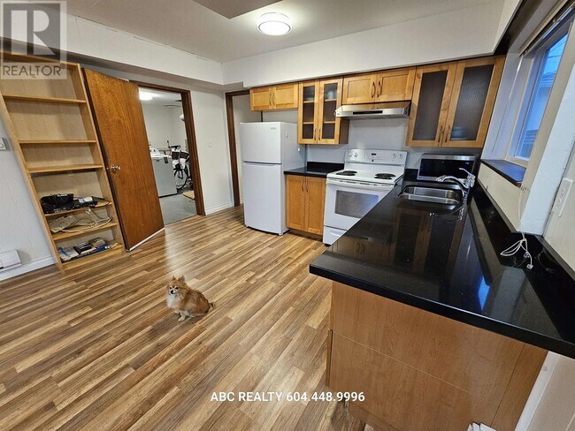 Building Photo - 2bed Parker St