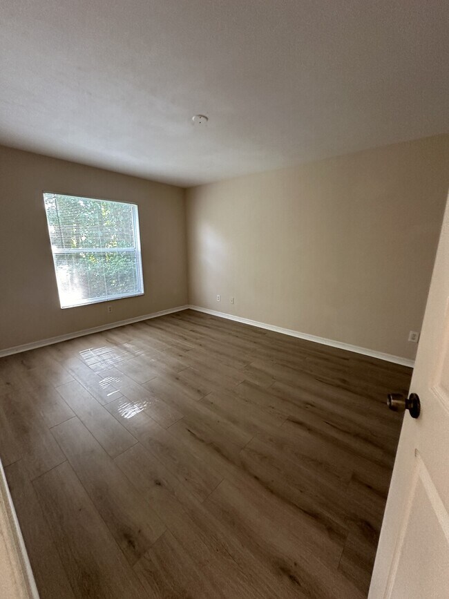 Building Photo - 28261 Pine Haven Way