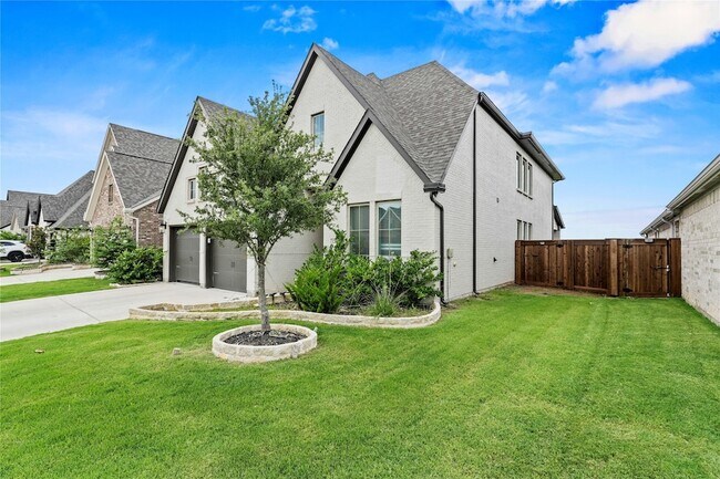 Foto del edificio - 1219 Rushcroft Wy