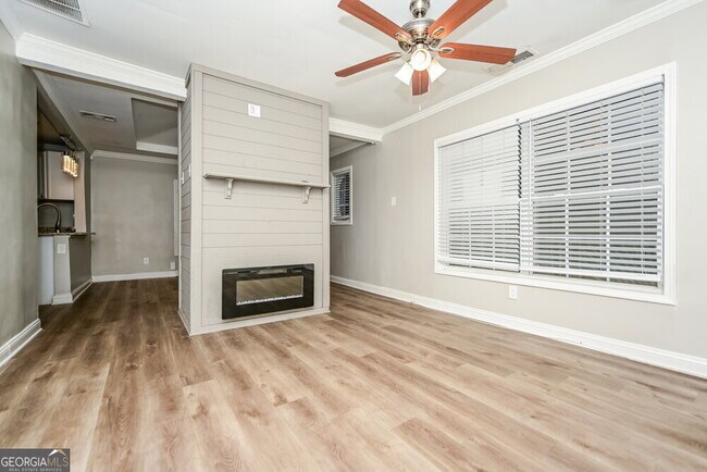 Building Photo - 1315 Dorsey St SW