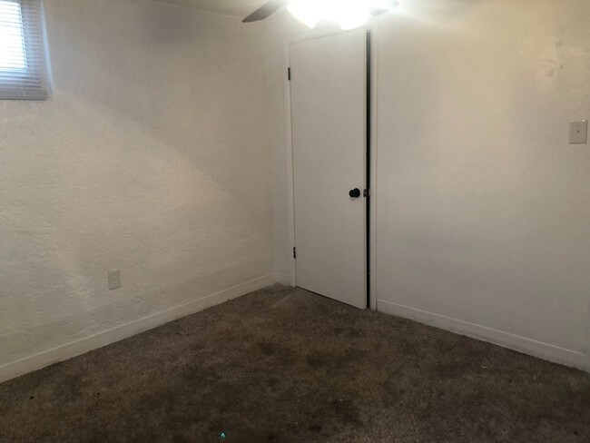 Building Photo - 3012 1/2 N Arcadia St