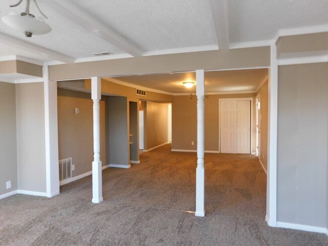 Building Photo - 6701 Alder Ave
