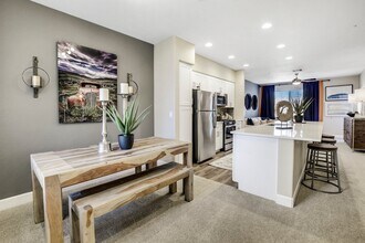 Building Photo - Desert Club