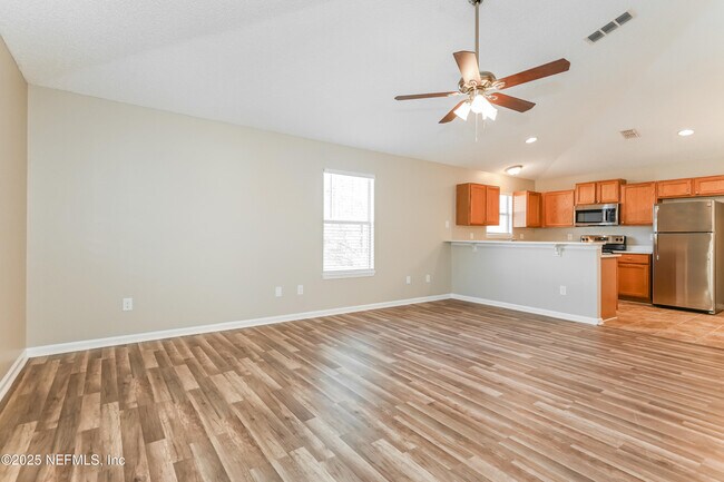 Building Photo - 2975 Brougham