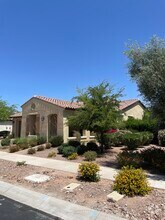 Building Photo - 5319 S Chatsworth