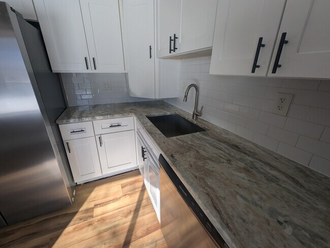 Foto del edificio - 143 Chelsea Cir