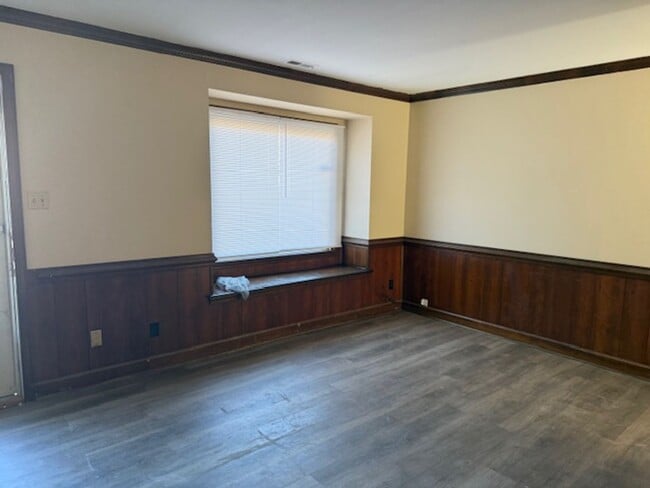 Foto del edificio - Three Bedroom 1.5 Bath Townhouse in Wester...