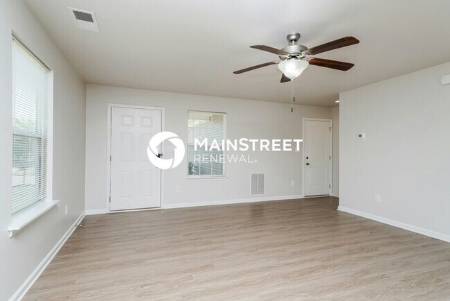 Foto del edificio - 3 Bedroom Pet-Friendly Home in Lexington, ...