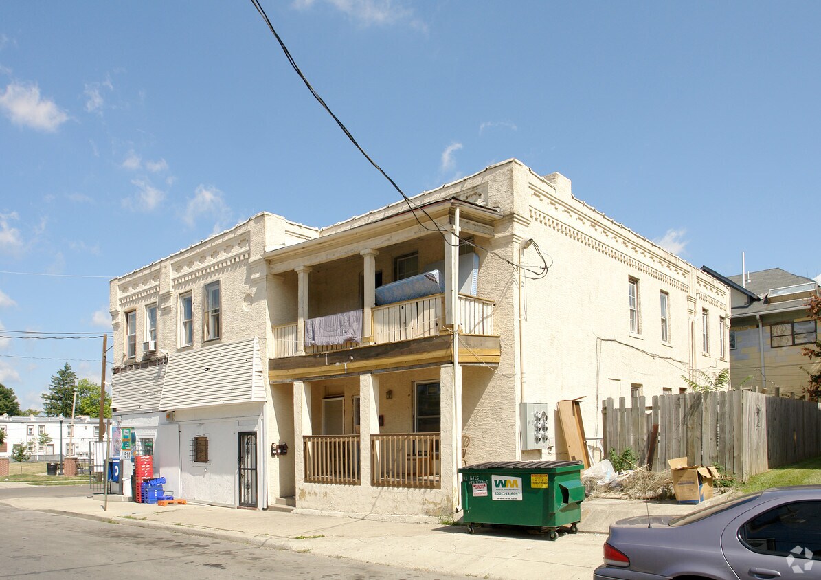Building Photo - 128-136 E 8th Ave