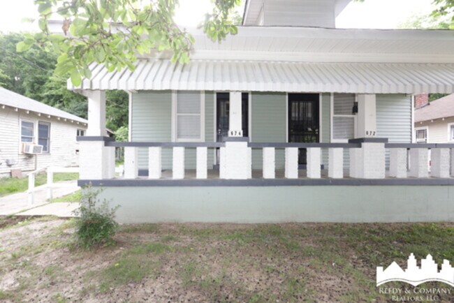Building Photo - 672 Hillcrest St