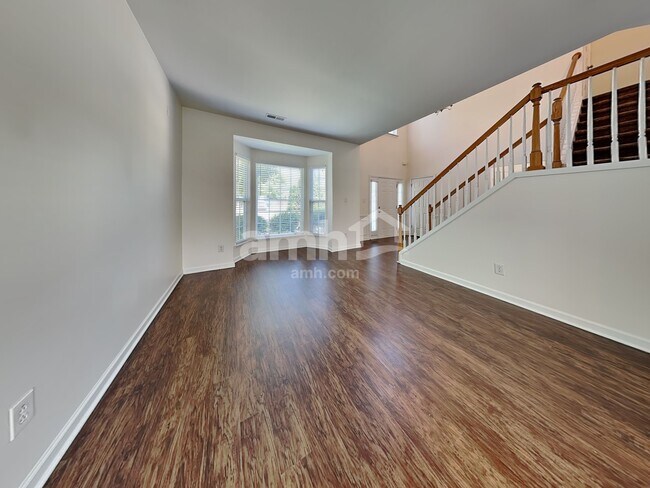 Building Photo - 1440 Cantwell Court