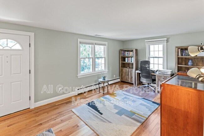 Building Photo - 7312 Poplar Ct