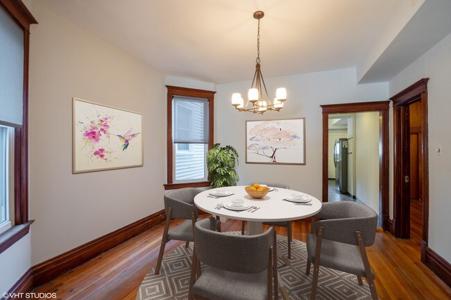 Foto del edificio - 2836 N Troy St