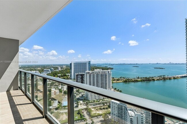 Foto del edificio - 501 NE 31st St
