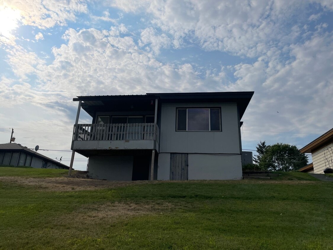 Foto principal - Lake View Apartment for Rent!!!