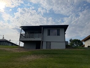 Building Photo - 1031 W Lakeside Dr