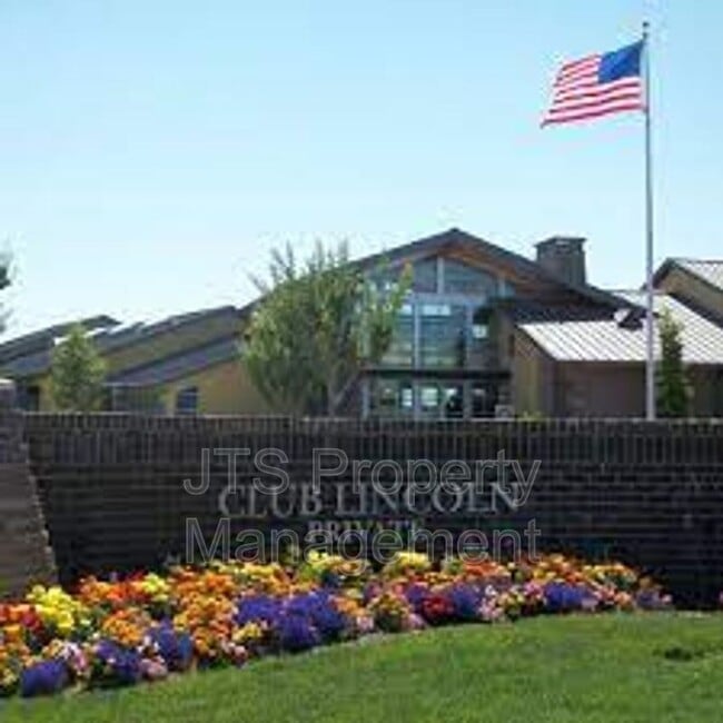 Foto del edificio - 1366 Rawlings Ln