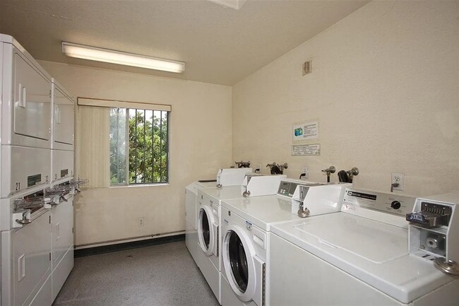 Laundry Room - 3775 Georgia St