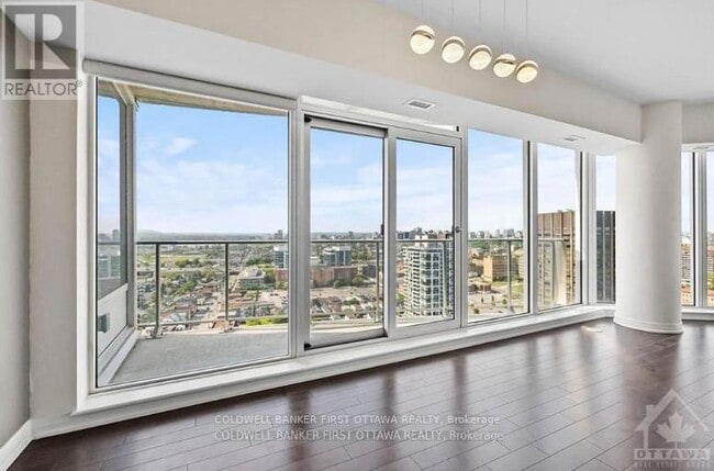 Building Photo - 805 Carling Ave