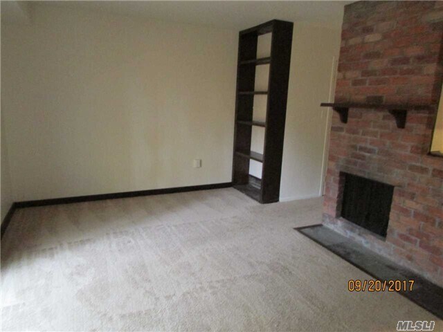 Building Photo - 66 Wooded Ct