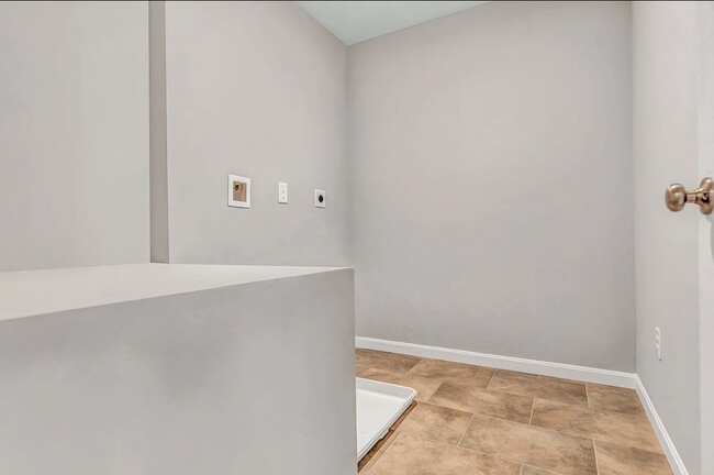laundry room - 5857 Parkview Ln