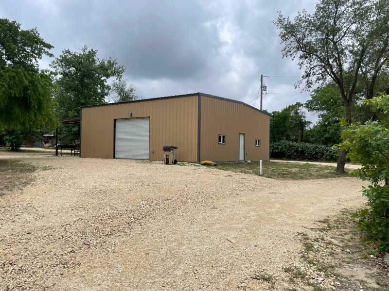 Building Photo - 3336 I-35