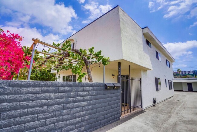 Building Photo - 3436 Greensward Rd