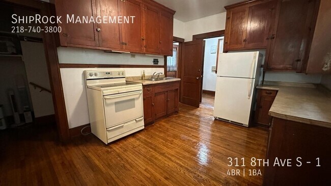 Foto del edificio - 311 8th Ave S