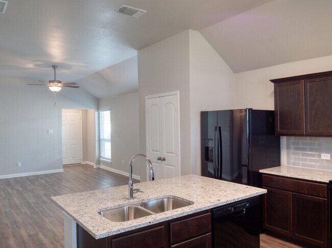 Building Photo - 8223 Bluefield Dr