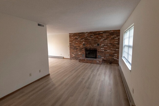 Building Photo - 1003 Canterbury Dr