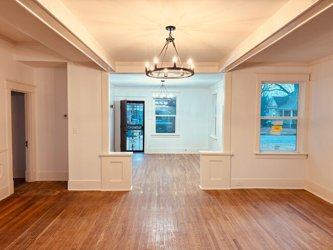 Foto del edificio - 1964 Young Ave