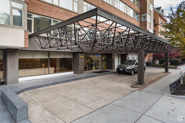 Foto del edificio - Dupont East Condominium
